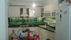 Mutfak tezgah arasý cam