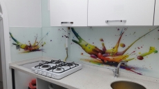 Renk darbeli desenli mutfak tezgah arasý